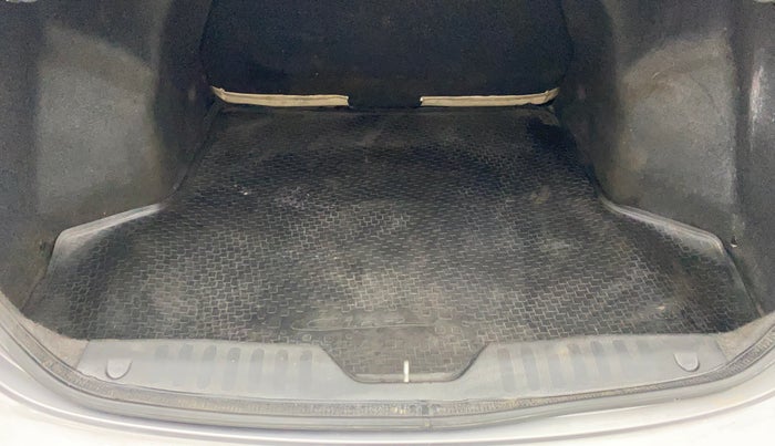 2015 Maruti Ciaz ZXI, Petrol, Manual, 78,259 km, Boot Inside