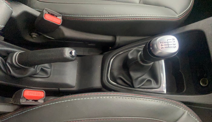 2019 Renault Captur PLATINE DIESEL DUAL TONE, Diesel, Manual, 56,720 km, Gear Lever