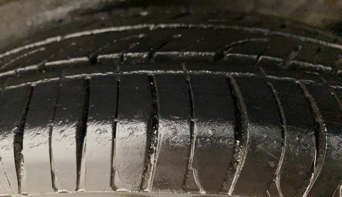 2011 Maruti Wagon R 1.0 LXI, Petrol, Manual, 38,776 km, Left Rear Tyre Tread