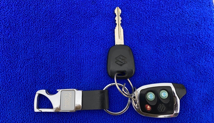 2011 Maruti Wagon R 1.0 LXI, Petrol, Manual, 38,776 km, Key Close Up