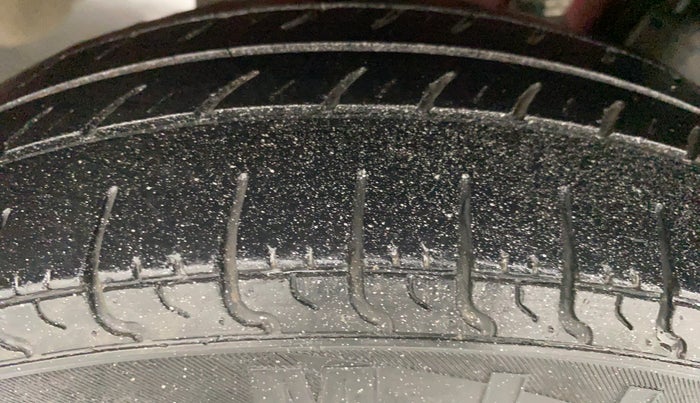 2016 Hyundai Eon ERA PLUS, Petrol, Manual, 46,024 km, Left Rear Tyre Tread