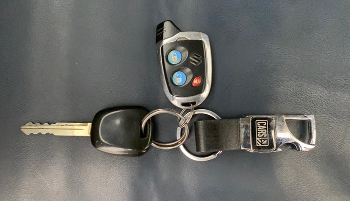 2015 Maruti Omni 5 STR, Petrol, Manual, 40,788 km, Key Close Up