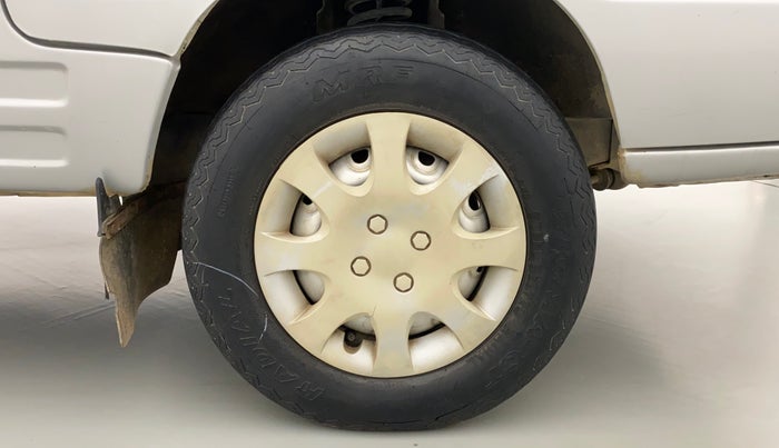 2015 Maruti Omni 5 STR, Petrol, Manual, 40,788 km, Right Front Wheel