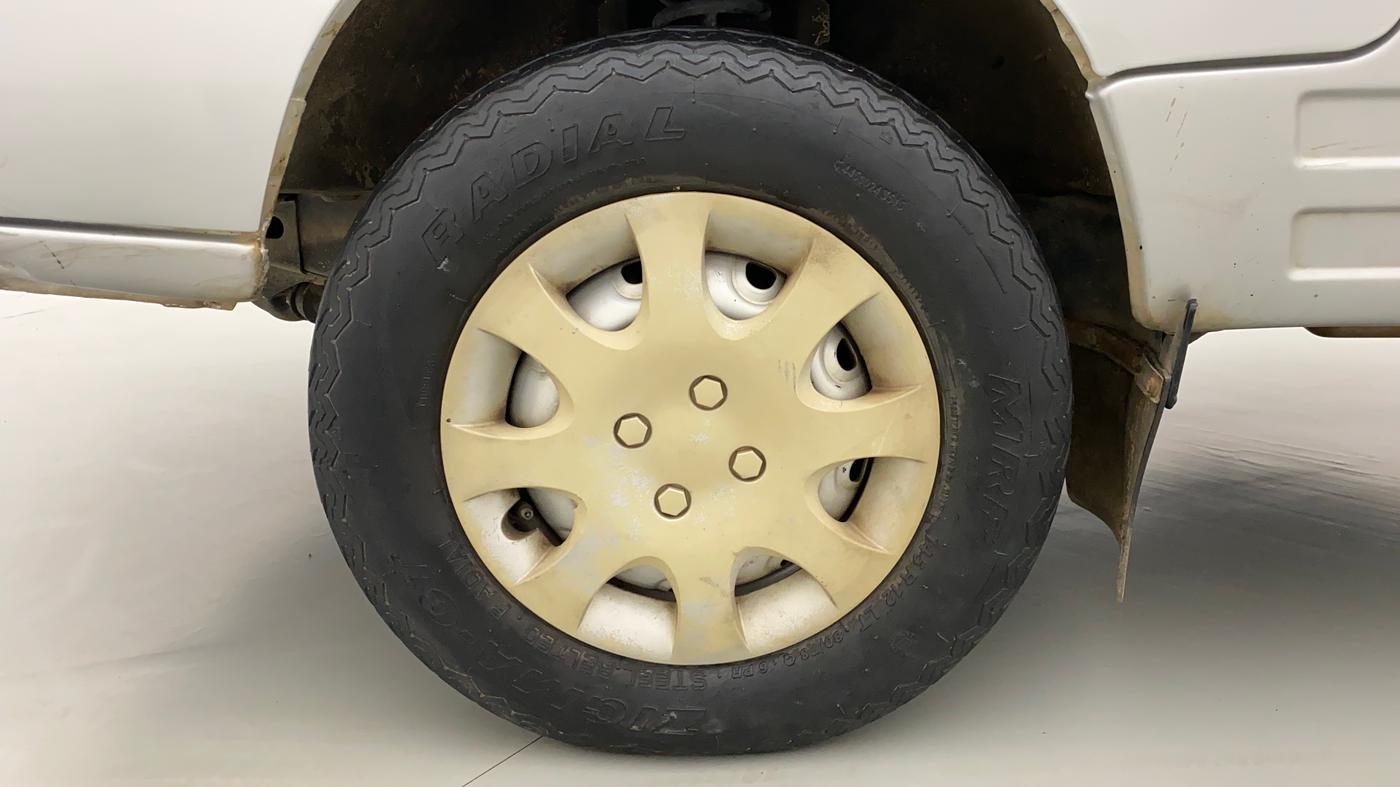 2015 Maruti Omni 5 STR, Petrol, Manual, 40,788 km, Left Front Wheel
