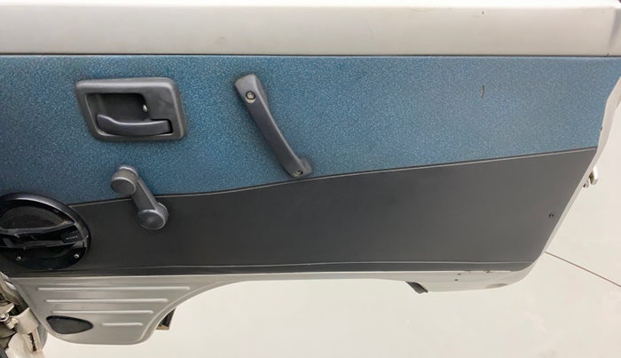 2015 Maruti Omni 5 STR, Petrol, Manual, 40,788 km, Driver Side Door Panels Control