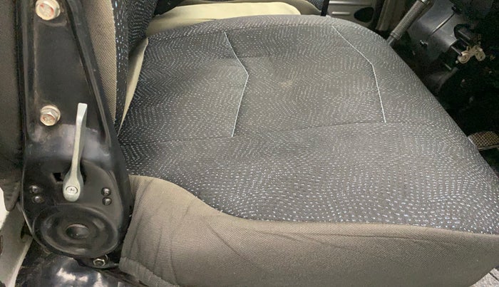 2015 Maruti Omni 5 STR, Petrol, Manual, 40,788 km, Driver Side Adjustment Panel