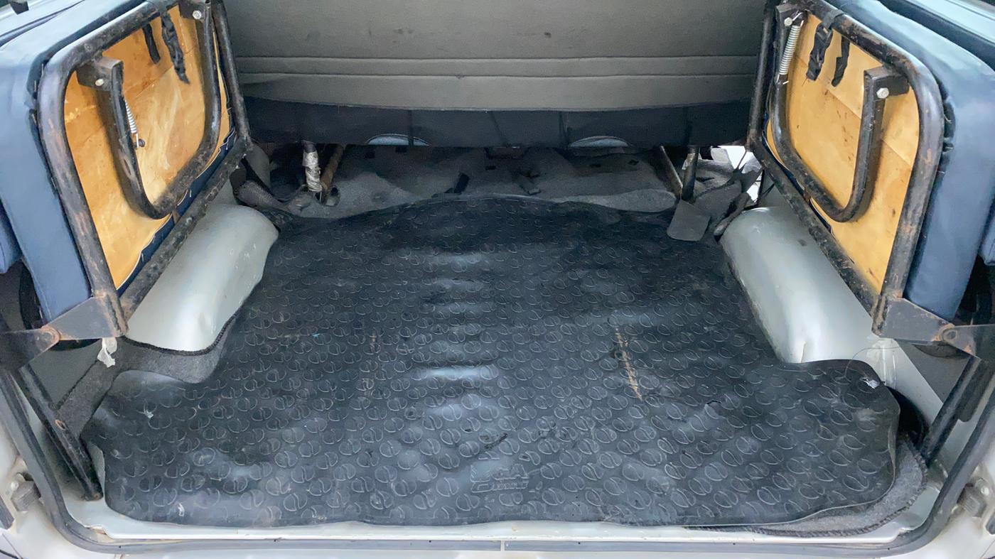 2015 Maruti Omni 5 STR, Petrol, Manual, 40,788 km, Boot Inside