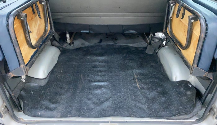 2015 Maruti Omni 5 STR, Petrol, Manual, 40,788 km, Boot Inside