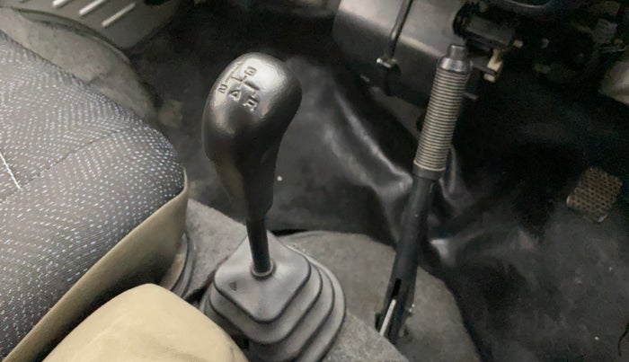 2015 Maruti Omni 5 STR, Petrol, Manual, 40,788 km, Gear Lever