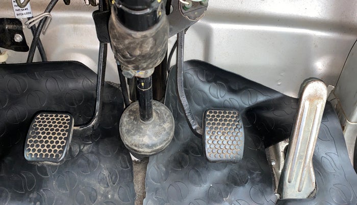 2015 Maruti Omni 5 STR, Petrol, Manual, 40,788 km, Pedals