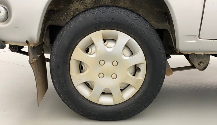 2015 Maruti Omni 5 STR, Petrol, Manual, 40,788 km, Right Rear Wheel