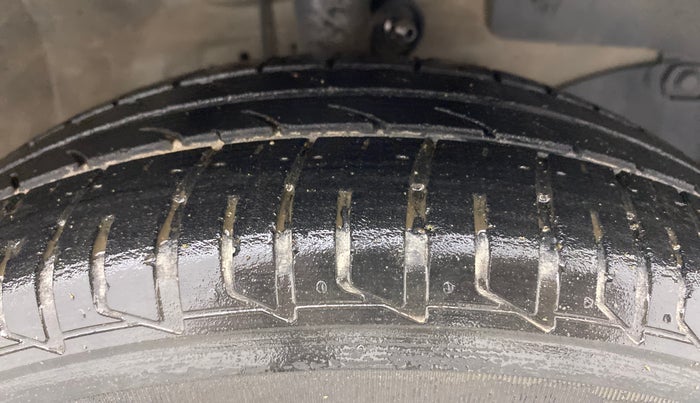 2012 Honda Brio S MT, Petrol, Manual, 82,694 km, Right Front Tyre Tread
