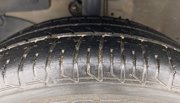 2012 Honda Brio S MT, Petrol, Manual, 82,694 km, Left Front Tyre Tread