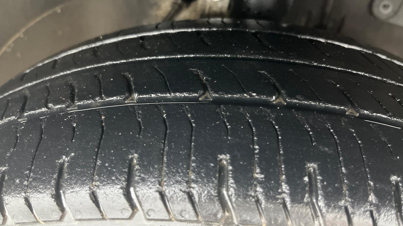 2013 Ford Figo TITANIUM 1.4 DIESEL, Diesel, Manual, 99,295 km, Right Front Tyre Tread