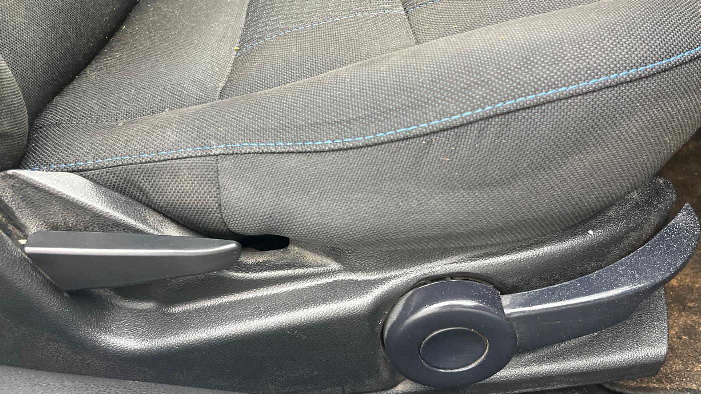 2013 Ford Figo TITANIUM 1.4 DIESEL, Diesel, Manual, 99,295 km, Driver Side Adjustment Panel