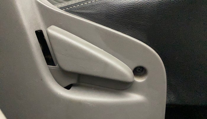 2014 Datsun Go T, Petrol, Manual, 61,446 km, Driver Side Adjustment Panel