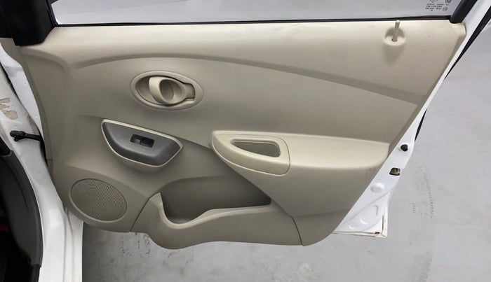 2014 Datsun Go T, Petrol, Manual, 61,446 km, Driver Side Door Panels Control