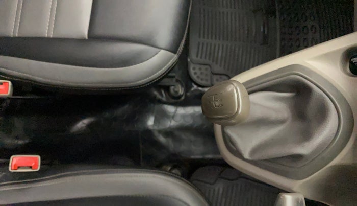 2014 Datsun Go T, Petrol, Manual, 61,446 km, Gear Lever