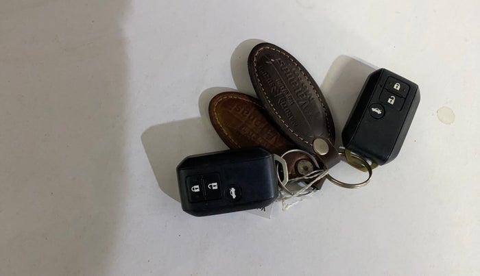 2020 Maruti Dzire ZXI AMT, Petrol, Automatic, 49,876 km, Key Close Up