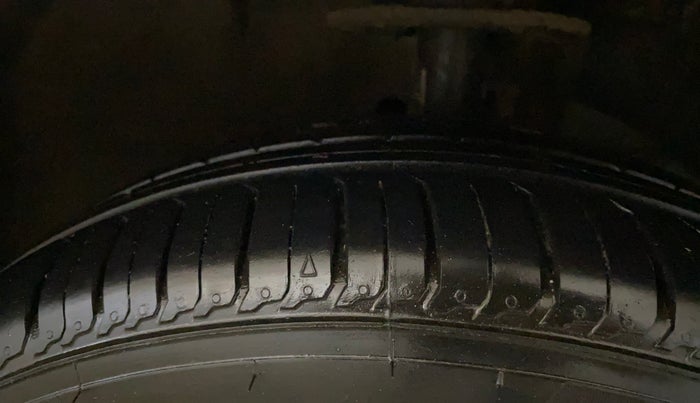 2020 Maruti Dzire ZXI AMT, Petrol, Automatic, 49,876 km, Right Front Tyre Tread