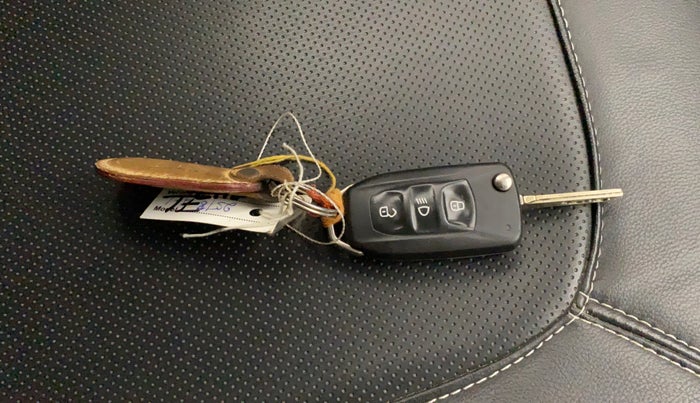 2020 Tata NEXON XMA PETROL, Petrol, Automatic, 34,903 km, Key Close Up