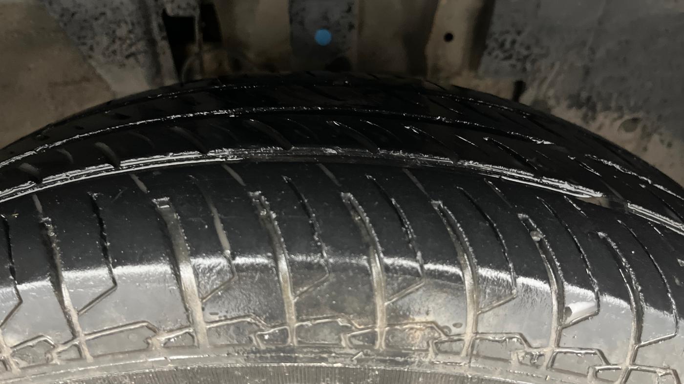 2021 Renault TRIBER RXL MT, Petrol, Manual, 64,712 km, Right Front Tyre Tread