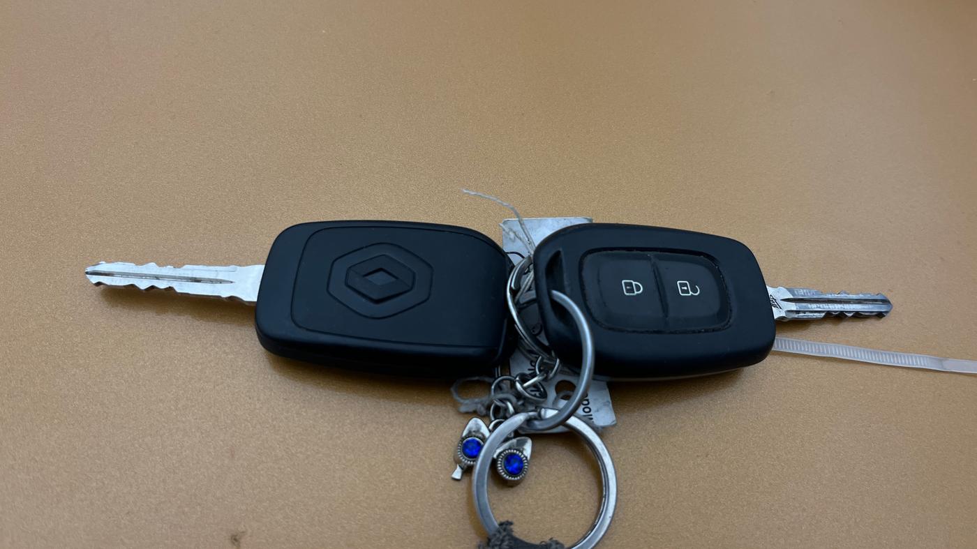 2021 Renault TRIBER RXL MT, Petrol, Manual, 64,712 km, Key Close Up