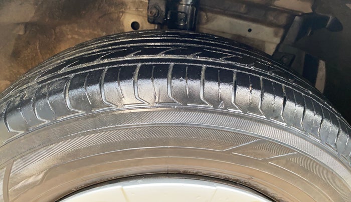 2014 Maruti Swift Dzire VDI, Diesel, Manual, 1,13,570 km, Right Front Tyre Tread