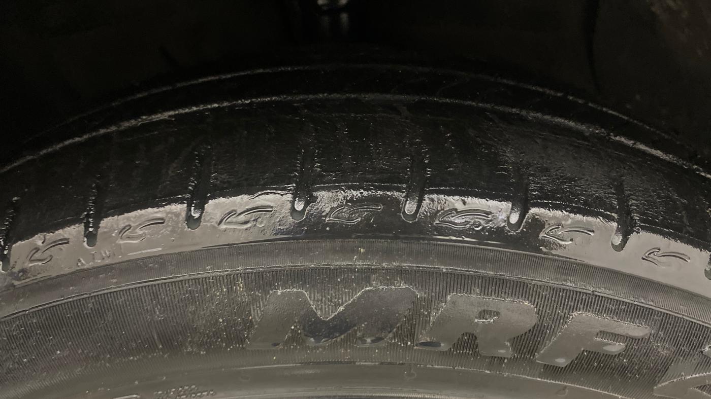 2021 Hyundai GRAND I10 NIOS ASTA AMT 1.2 KAPPA VTVT, Petrol, Automatic, 50,687 km, Right Front Tyre Tread