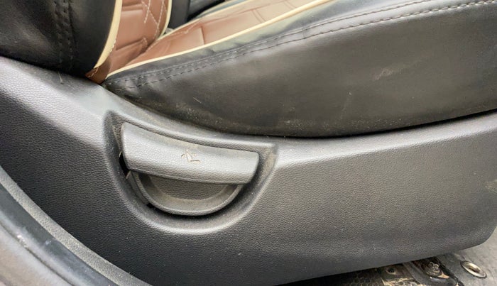 2018 Hyundai Grand i10 SPORTZ 1.2 KAPPA VTVT, Petrol, Manual, 52,963 km, Driver Side Adjustment Panel