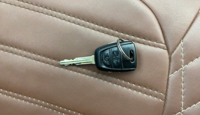 2018 Hyundai Grand i10 SPORTZ 1.2 KAPPA VTVT, Petrol, Manual, 52,963 km, Key Close Up