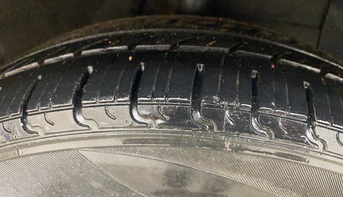 2018 Hyundai Grand i10 SPORTZ 1.2 KAPPA VTVT, Petrol, Manual, 52,963 km, Right Front Tyre Tread