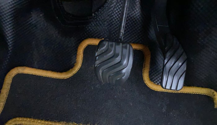 2019 Renault Kwid RXT 1.0 AMT, Petrol, Automatic, 29,568 km, Pedals