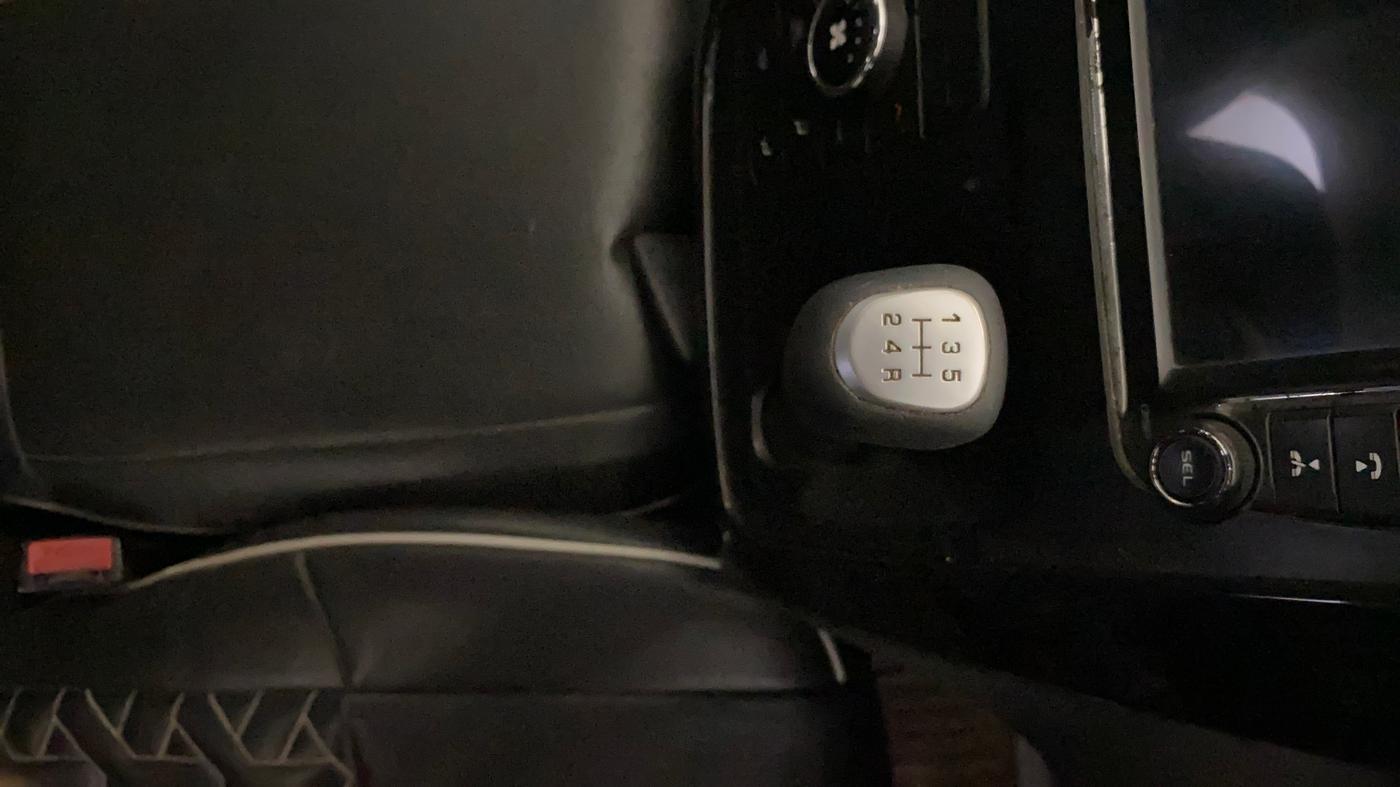 2018 Mahindra KUV 100 NXT K6+ P 6 STR, Petrol, Manual, 64,134 km, Gear Lever