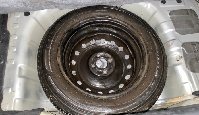 2018 Mahindra KUV 100 NXT K6+ P 6 STR, Petrol, Manual, 64,134 km, Spare Tyre