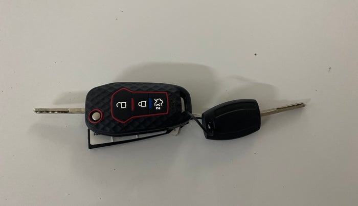 2016 Ford Figo Aspire TITANIUM 1.2 PETROL, Petrol, Manual, 82,266 km, Key Close Up