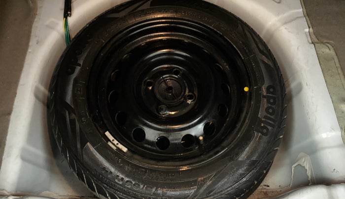 2016 Ford Figo Aspire TITANIUM 1.2 PETROL, Petrol, Manual, 82,266 km, Spare Tyre