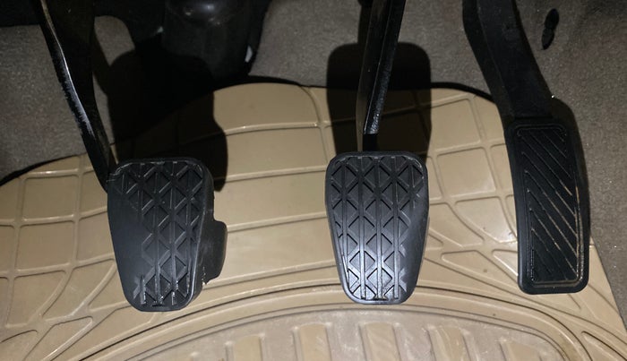 2016 Ford Figo Aspire TITANIUM 1.2 PETROL, Petrol, Manual, 82,266 km, Pedals