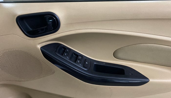 2016 Ford Figo Aspire TITANIUM 1.2 PETROL, Petrol, Manual, 82,266 km, Driver Side Door Panels Control