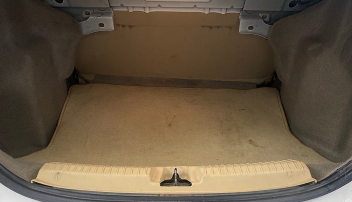 2016 Ford Figo Aspire TITANIUM 1.2 PETROL, Petrol, Manual, 82,266 km, Boot Inside