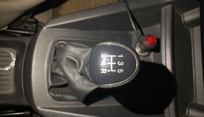 2016 Ford Figo Aspire TITANIUM 1.2 PETROL, Petrol, Manual, 82,266 km, Gear Lever