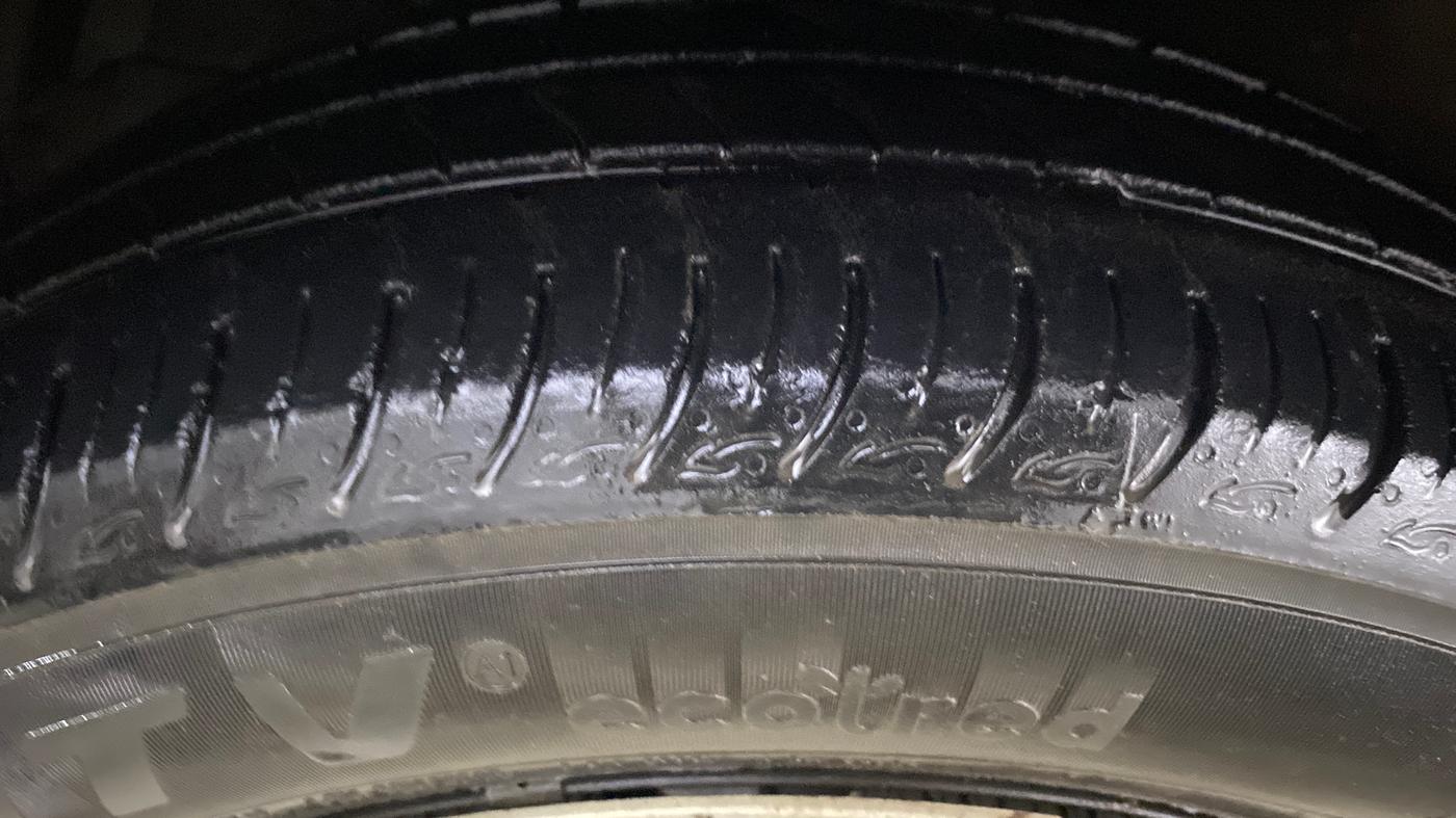 2018 Maruti Ertiga VXI CNG, CNG, Manual, 47,242 km, Left Front Tyre Tread