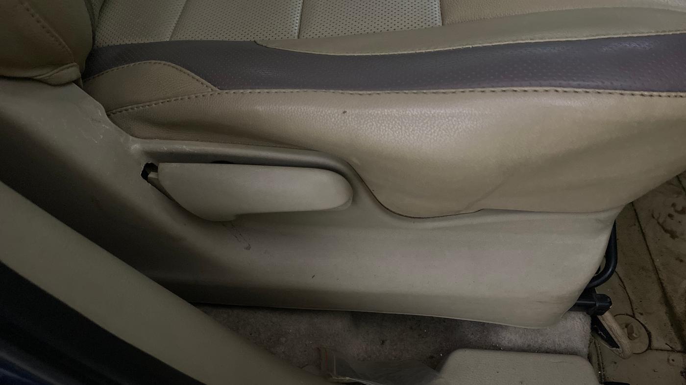 2018 Maruti Ertiga VXI CNG, CNG, Manual, 47,242 km, Driver Side Adjustment Panel