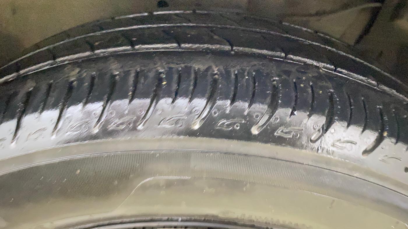 2018 Maruti Ertiga VXI CNG, CNG, Manual, 47,242 km, Right Front Tyre Tread
