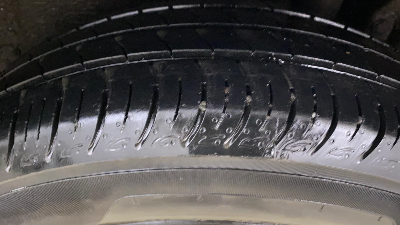2018 Maruti Ertiga VXI CNG, CNG, Manual, 47,242 km, Left Rear Tyre Tread