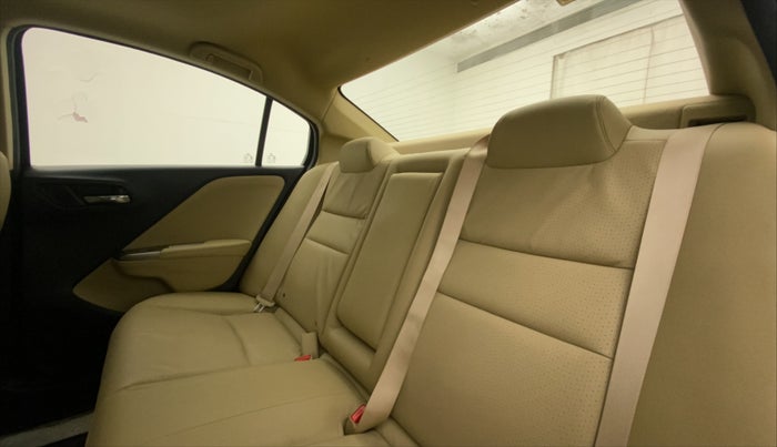 2016 Honda City 1.5L I-VTEC VX CVT, Petrol, Automatic, 30,247 km, Right Side Rear Door Cabin
