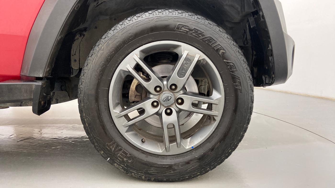 2020 Mahindra Thar LX D AT 4WD HT, Diesel, Automatic, 63,378 km, Right Front Wheel