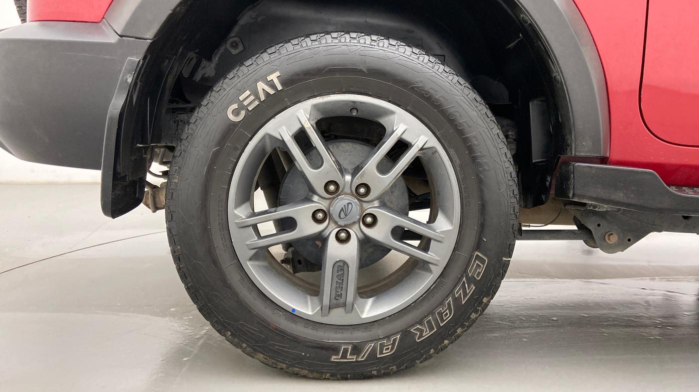 2020 Mahindra Thar LX D AT 4WD HT, Diesel, Automatic, 63,378 km, Right Rear Wheel