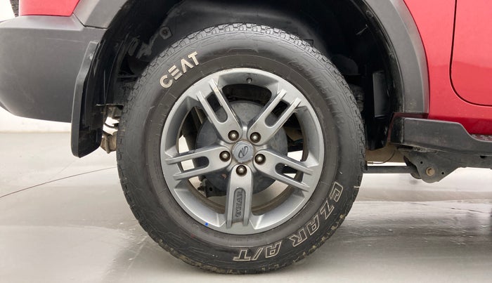 2020 Mahindra Thar LX D AT 4WD HT, Diesel, Automatic, 63,378 km, Right Rear Wheel