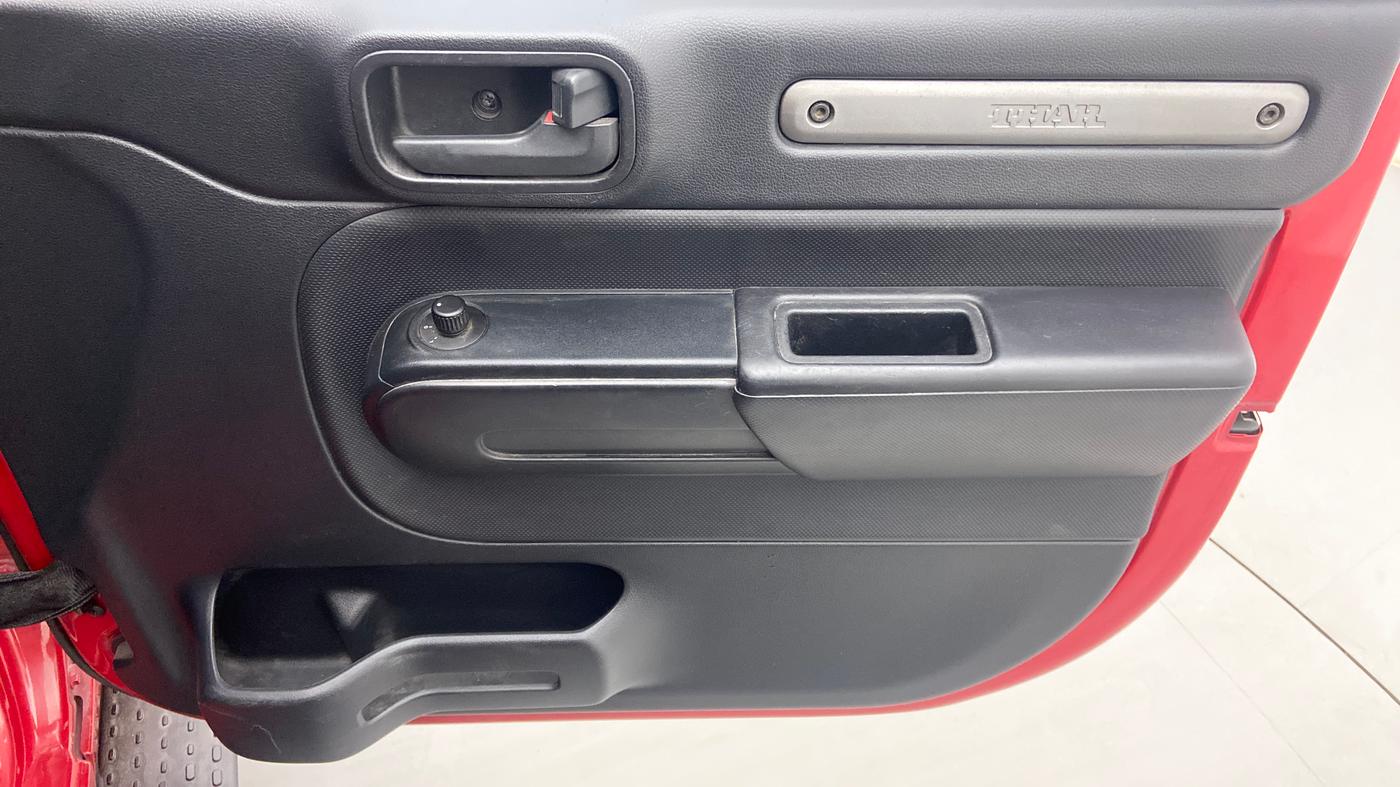 2020 Mahindra Thar LX D AT 4WD HT, Diesel, Automatic, 63,378 km, Driver Side Door Panels Control